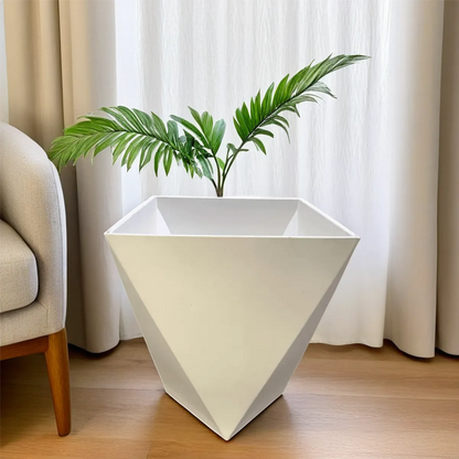 Diamnond Shaped Planter Black Color